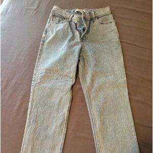 Abercrombie & Fitch- The 90s Straight Ultra High Rise